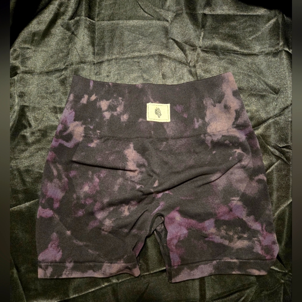 Darc sport scrunch shorts